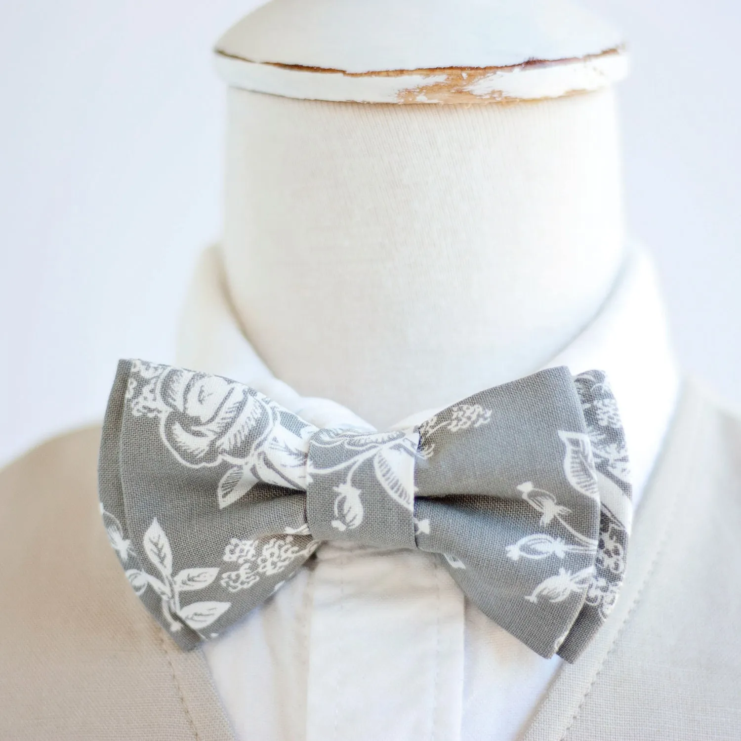 Boy's Necktie / Grey Toile