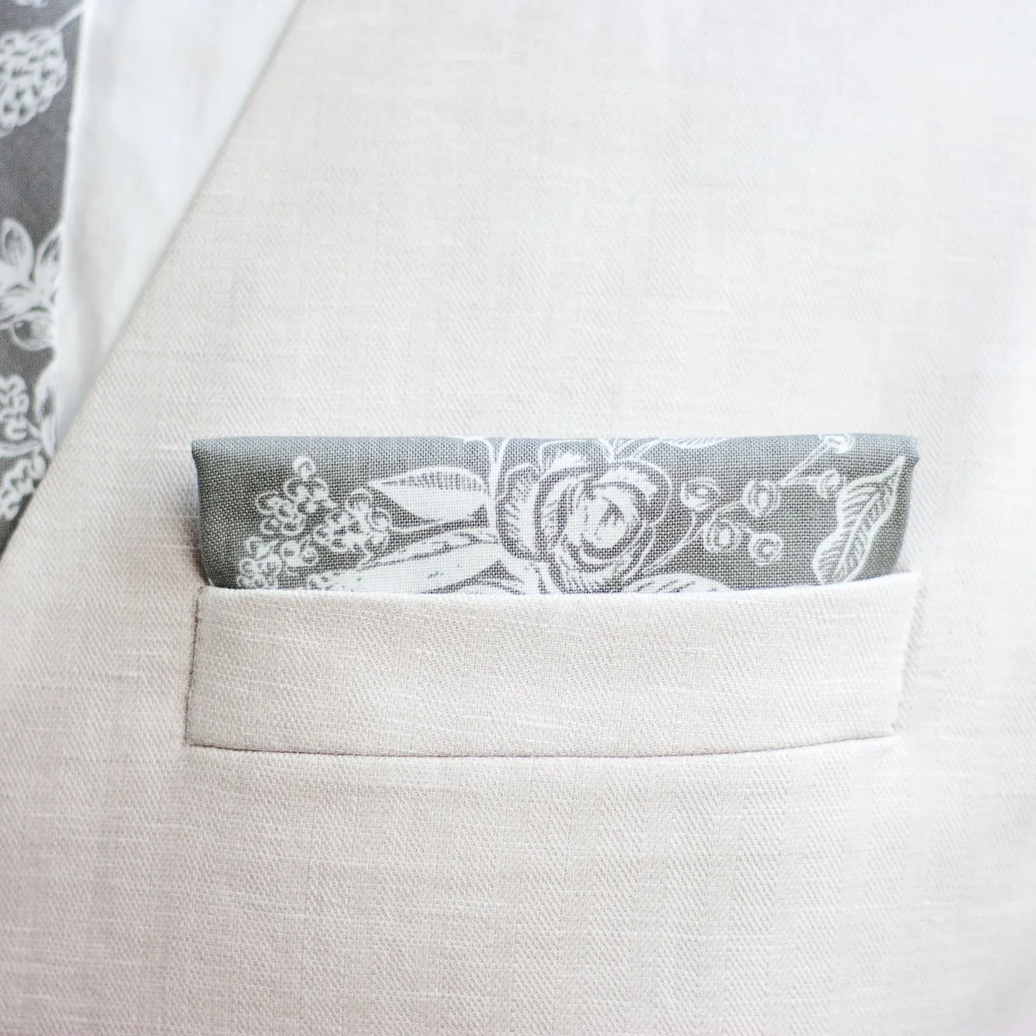 Boy's Necktie / Grey Toile