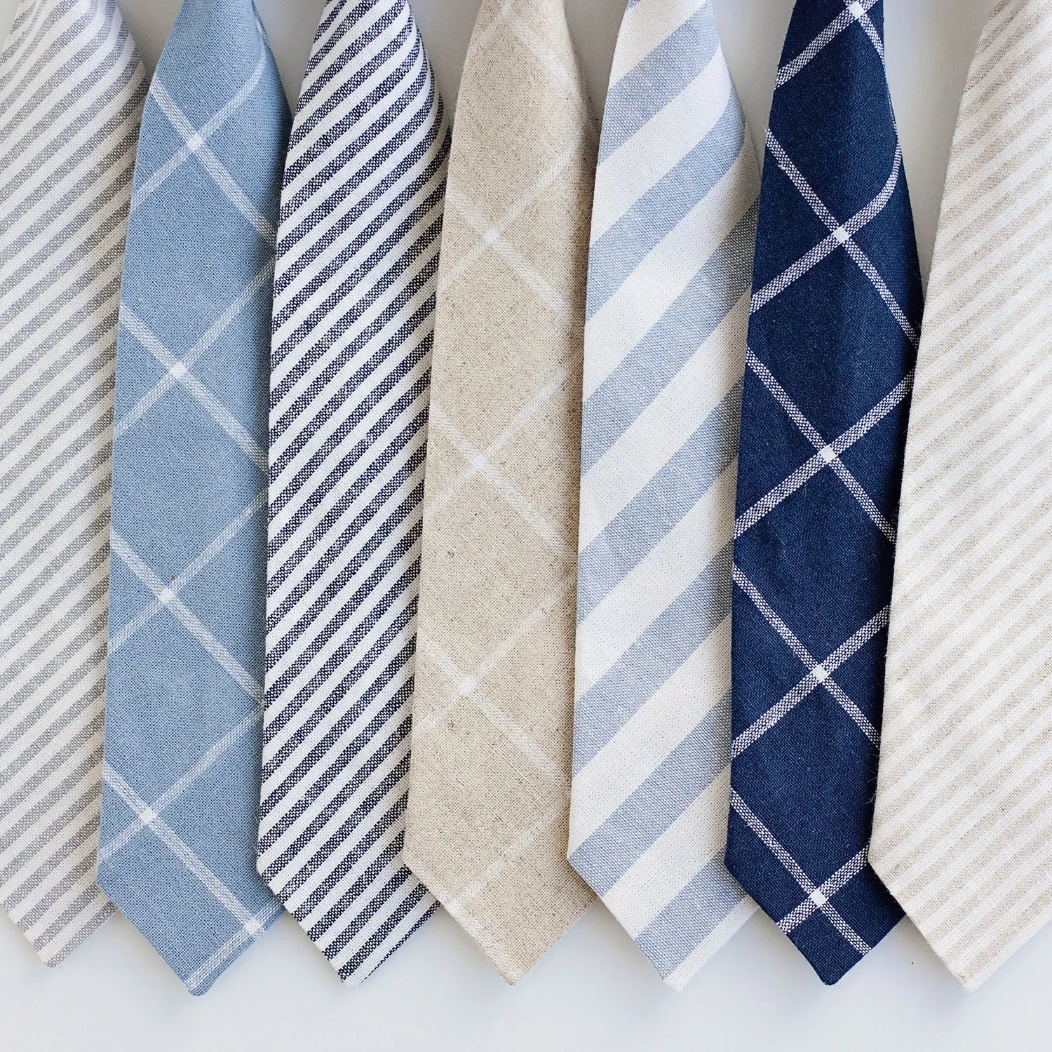 Boy's Necktie / Natural Linen Stripe