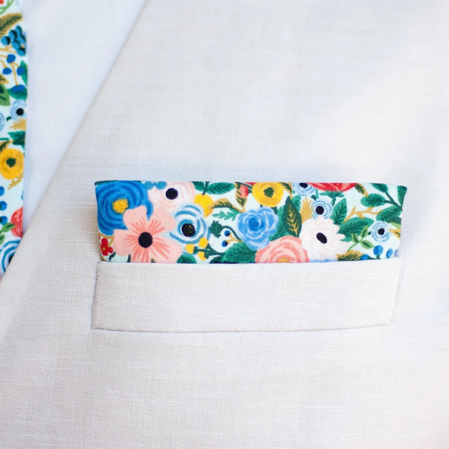 Boy's Necktie / Petite Garden Party In Blue