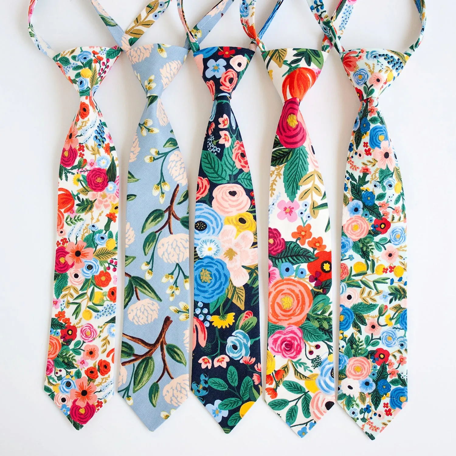 Boy's Necktie / Petite Garden Party In Blue