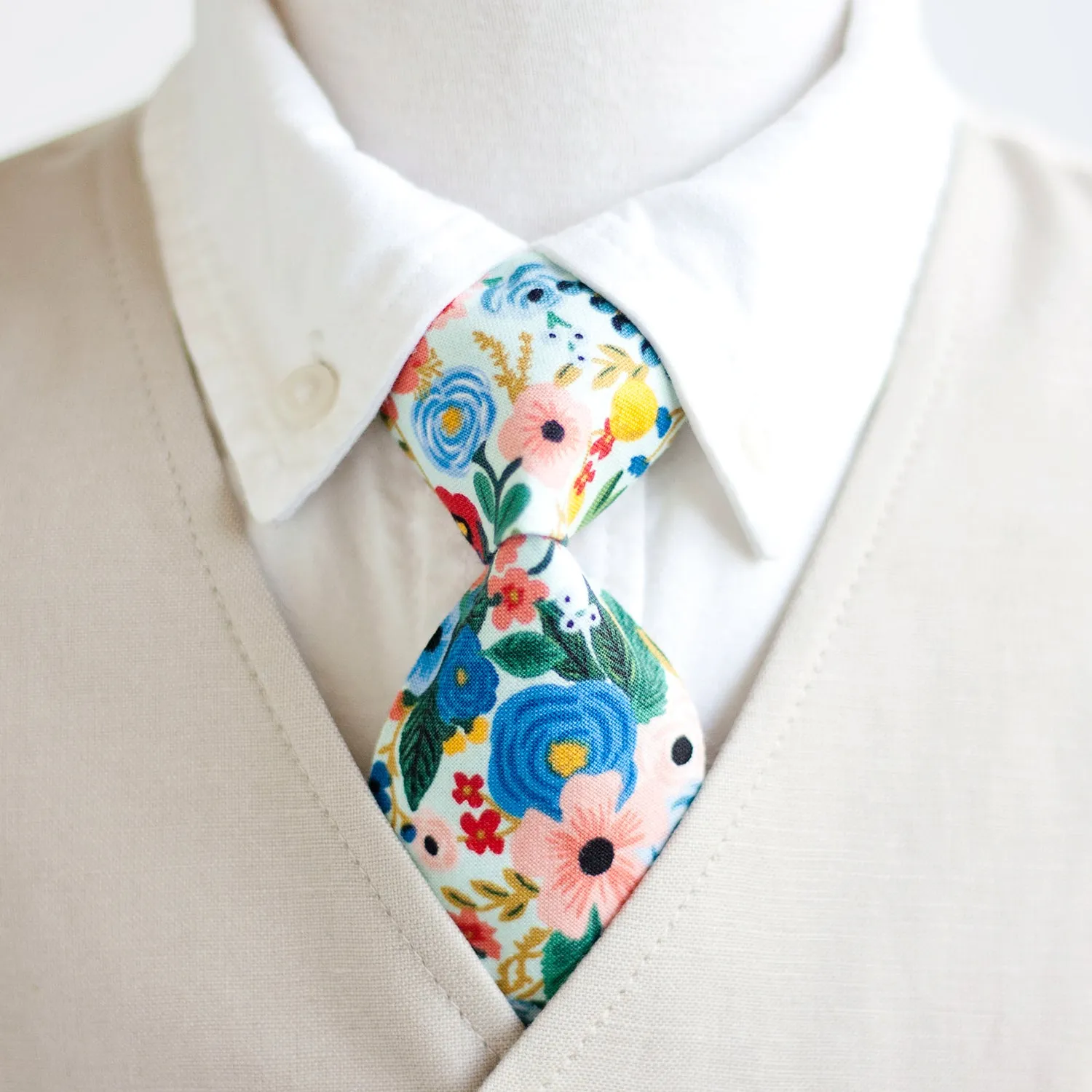 Boy's Necktie / Petite Garden Party In Blue