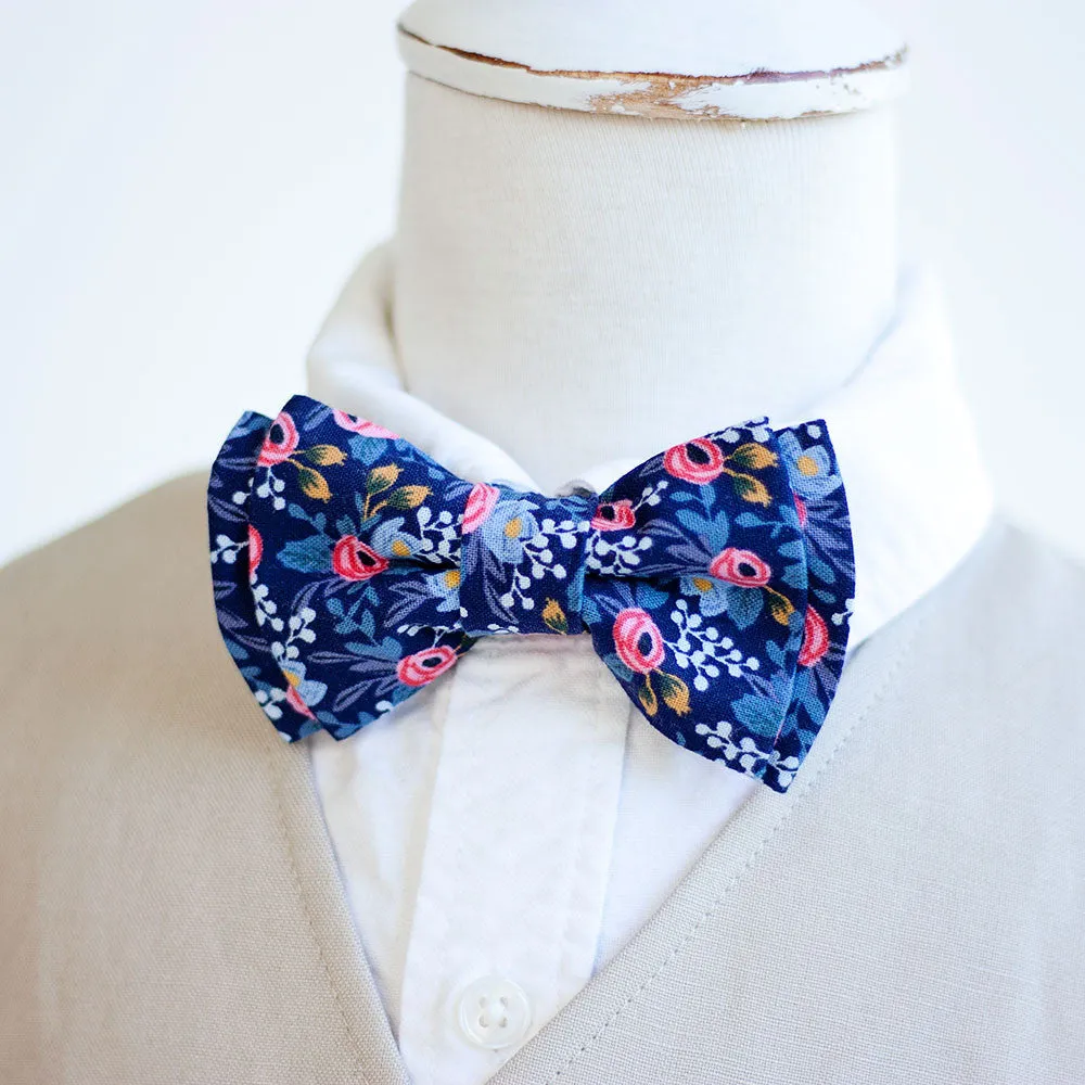 Boy's Pocket Square / Rosa In Navy